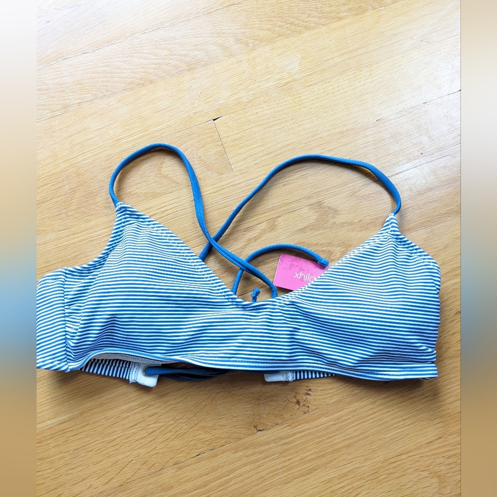 Women's bathing suit top. Size Medium. Blue and white stripes.